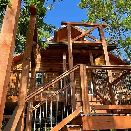 Cricket Hill Treehouse By Amish Country Lodging Millersburg Bagian luar foto