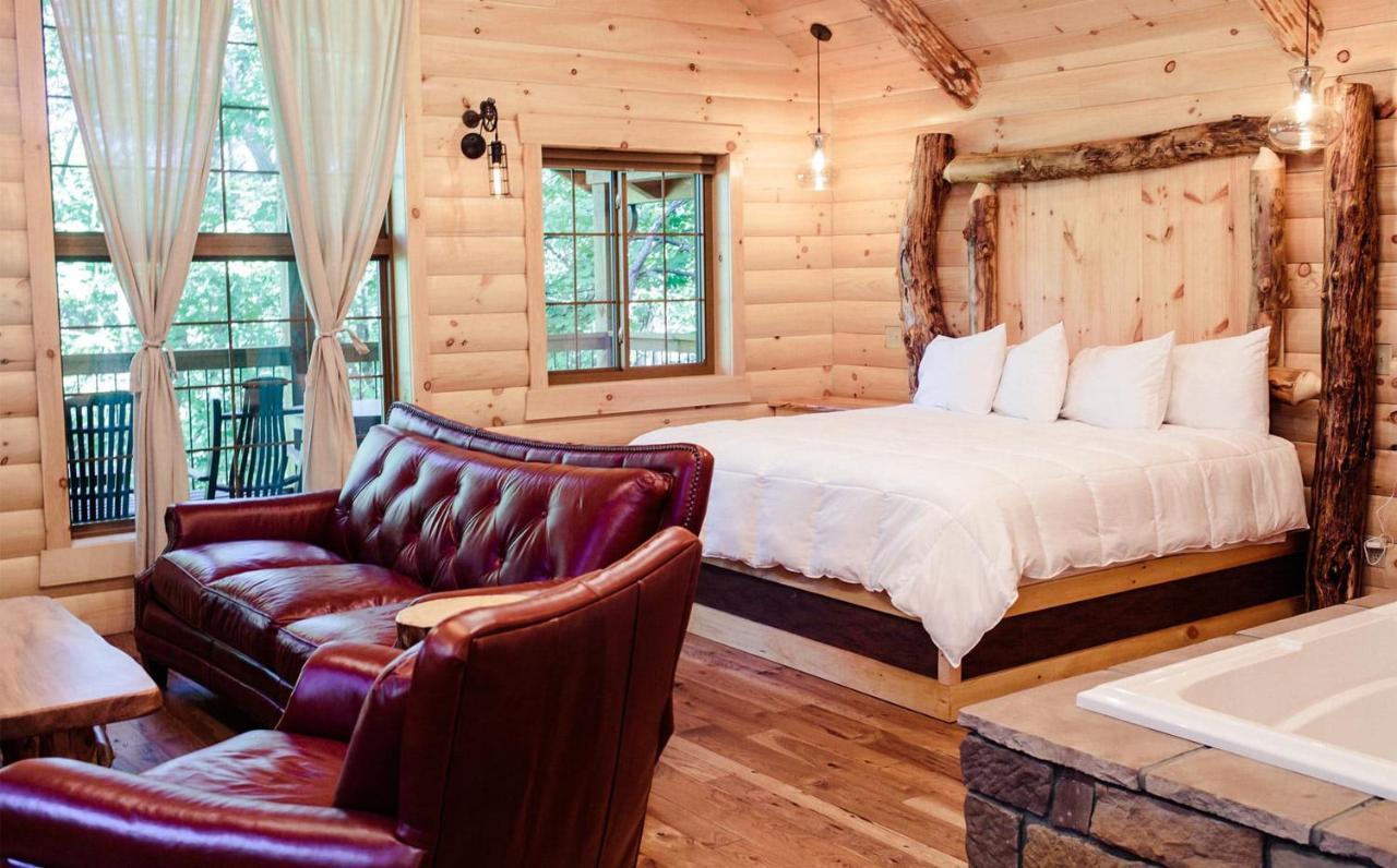 Cricket Hill Treehouse By Amish Country Lodging Millersburg Bagian luar foto