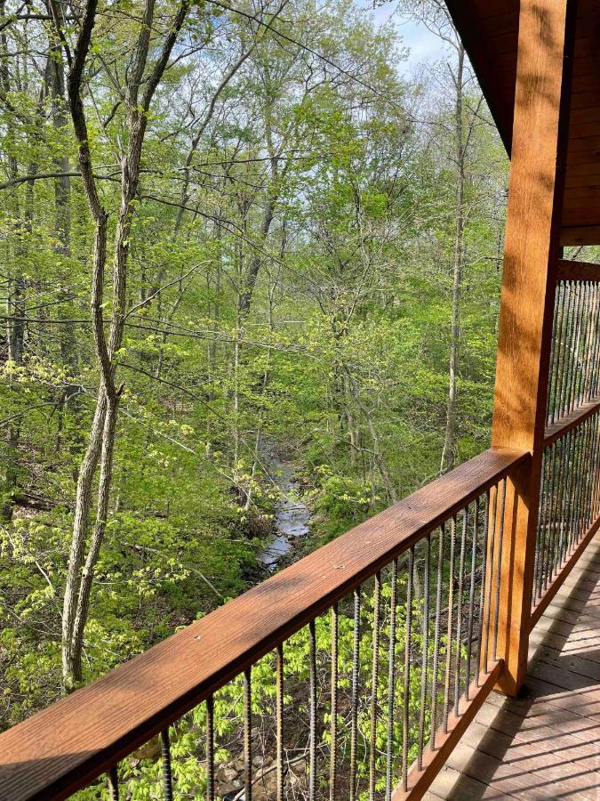 Cricket Hill Treehouse By Amish Country Lodging Millersburg Bagian luar foto