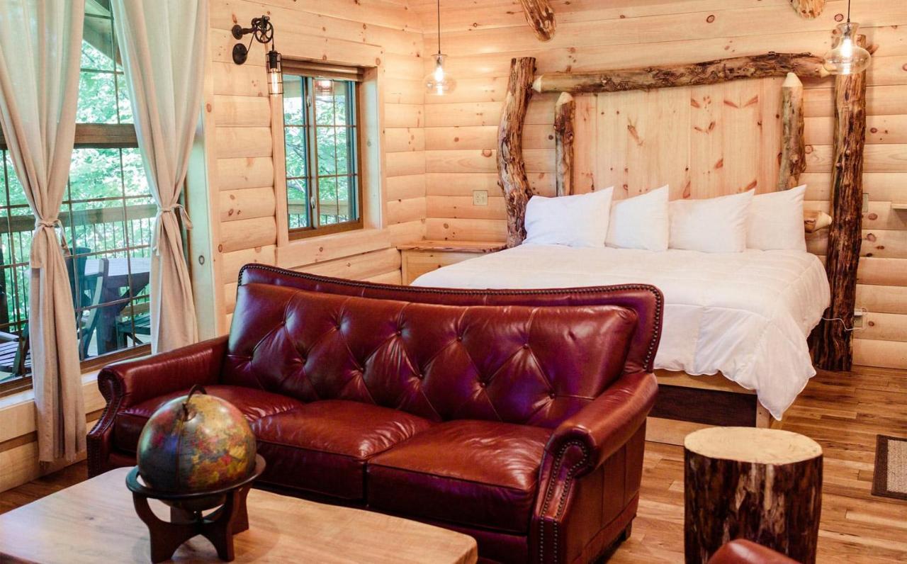 Cricket Hill Treehouse By Amish Country Lodging Millersburg Bagian luar foto